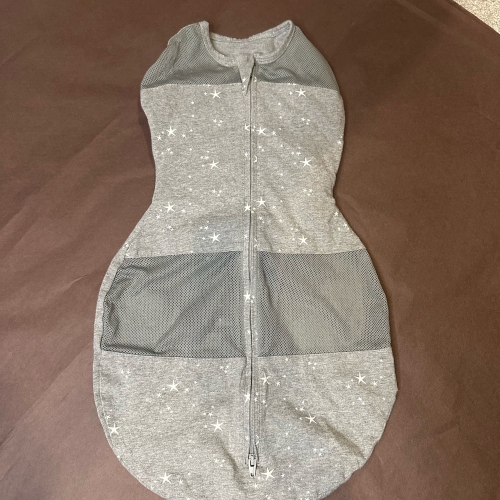 Happiest Baby Sleepea® 5-Second Baby Swaddle in Graphite Stars, Size S